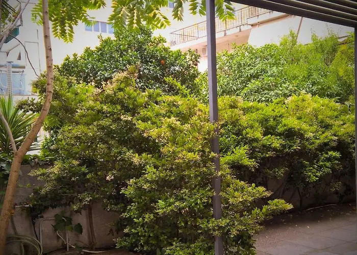 Minimal Studio In Paleo Faliro